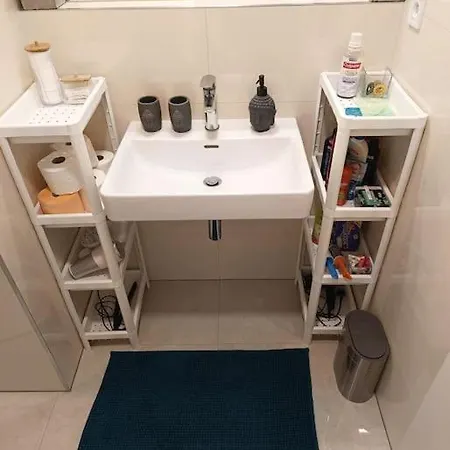 Appartement Cozy In 2 Praag